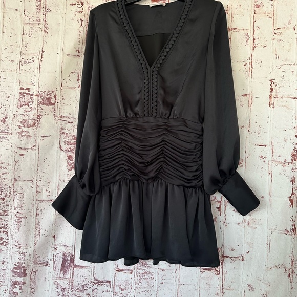 💥SOLD $25💥 RAMY BROOK Mini Dress M Black Ruched Feminine Sexy Goth Babydoll - Picture 2 of 11